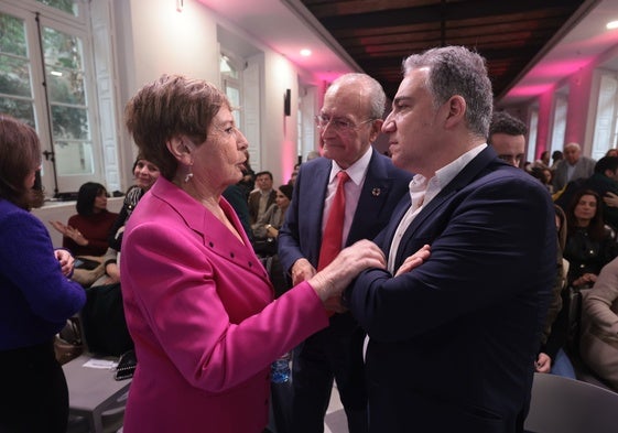 Celia Villalobos junto con Francisco de la Torre y Elías Bendodo en el acto de 'Ellas Crean Málaga'.