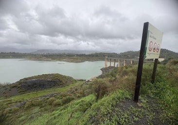 El pantano de La Viñuela comienza a recibir agua