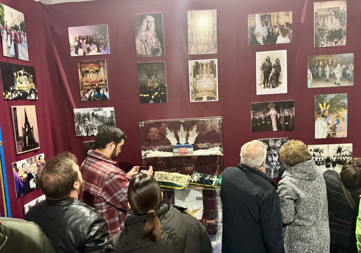 Imagen principal - Varias imágenes del Museo de Semana Santa de Campillos.