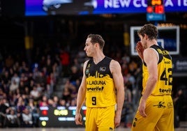 Marcelinho Huertas y Doornekamp, en el triunfo ante el Barcelona.