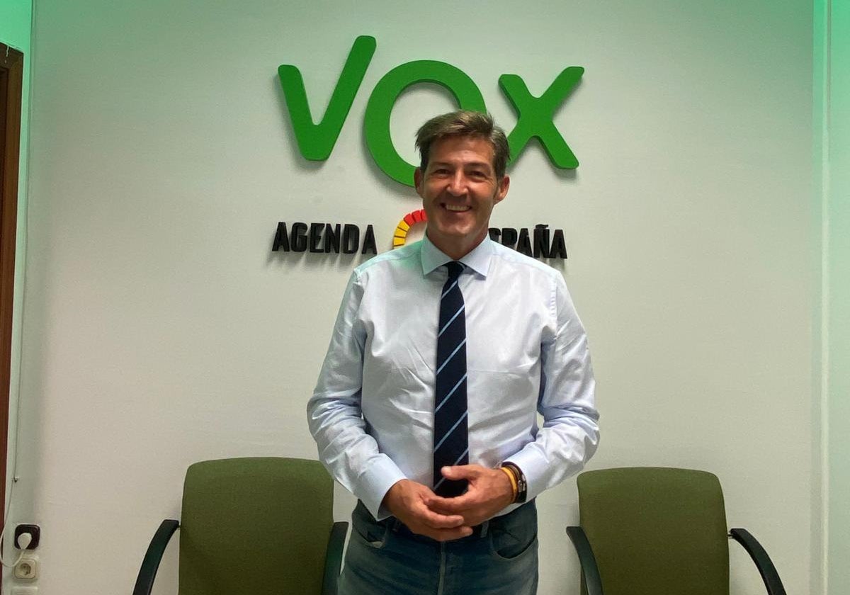 El portavoz de Vox, Antonio Alcázar, en su grupo municipal.