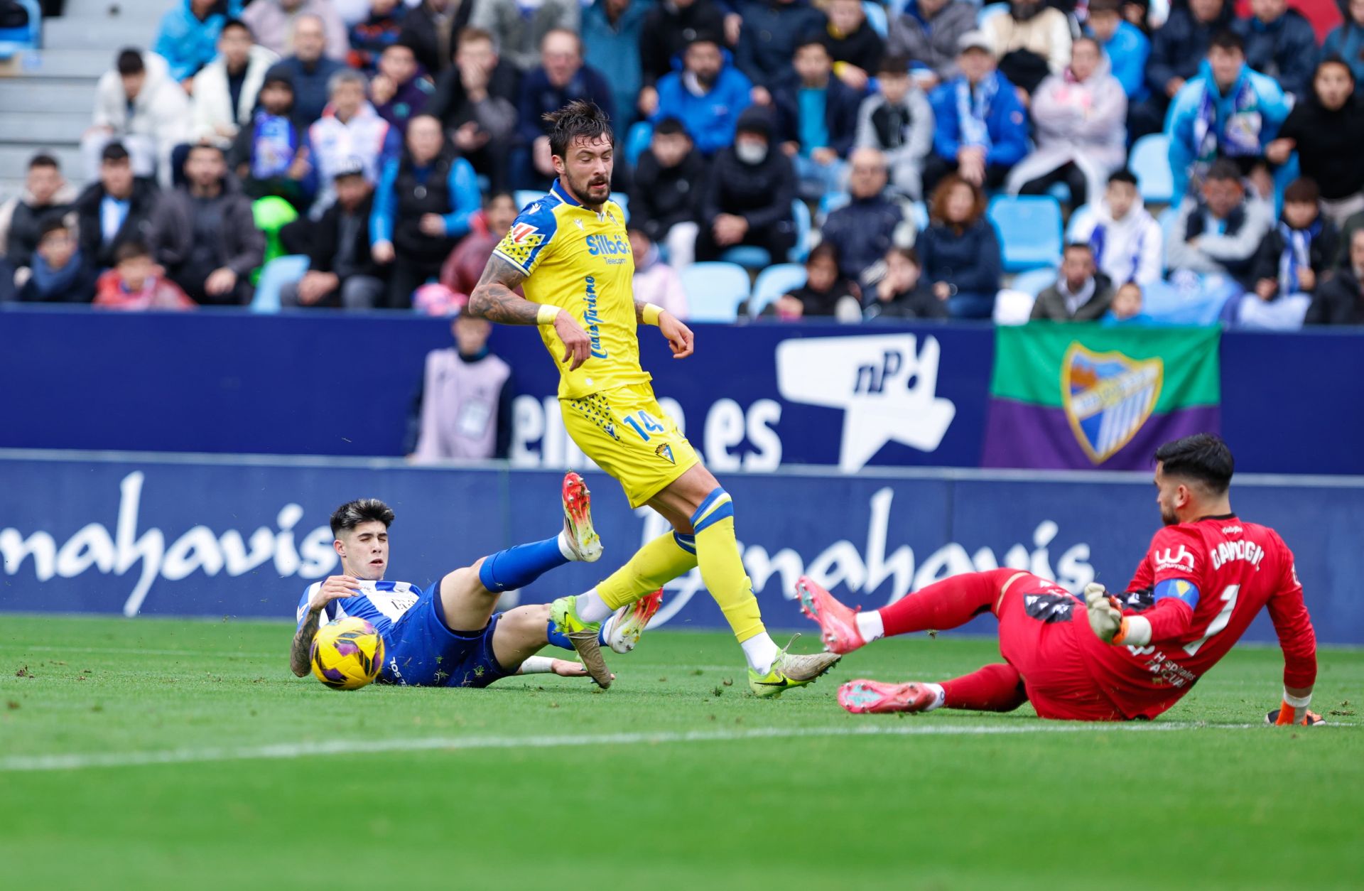 El Málaga - Cádiz, en imágenes