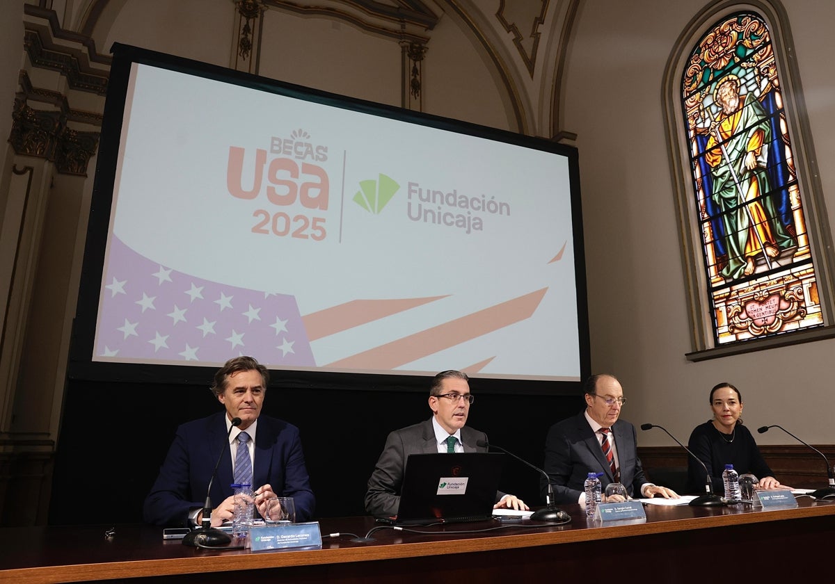 De izquierda a derecha: Gerardo Lerones, Sergio Corral, Enrique León y Ana Raigada.