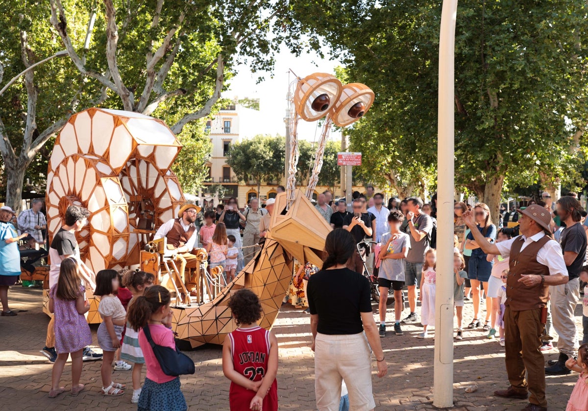 'Mi gran caracol', nominado a mejor espectáculo de calle.