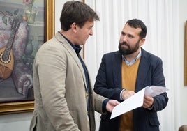 Muriel y Olea anuncian el contrato.