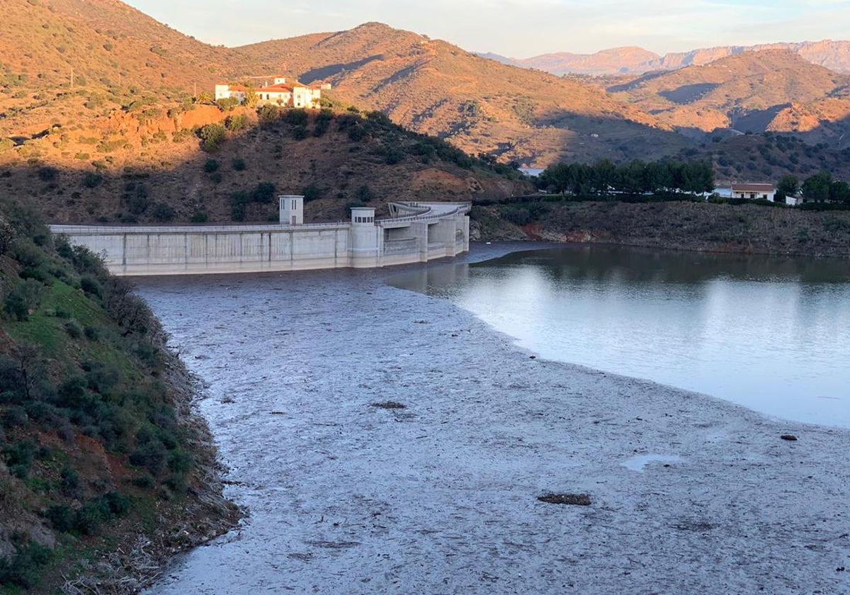 Imagen de la presa de Casasola.