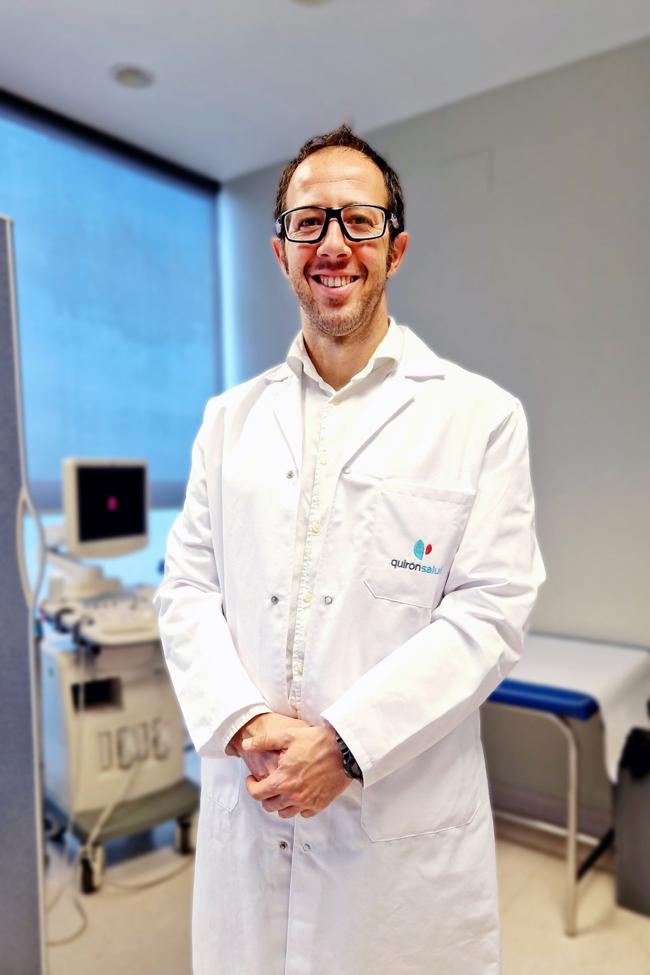 El doctor Fernando Gallardo, jefe del servicio de Angiología y Cirugía Vascular del Hospital Quirónsalud Marbella.