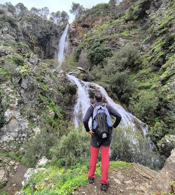 Este recorrido permite llegar al salto de la Rejía