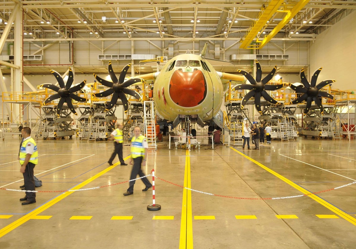 Avión montado en la planta de Airbus Military en Sevilla.