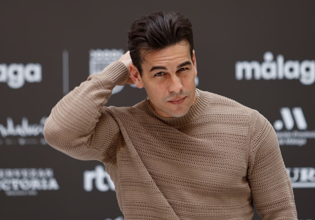 Mario Casas: «Iba al rodaje en bici, y me la robaron como al personaje de mi película»