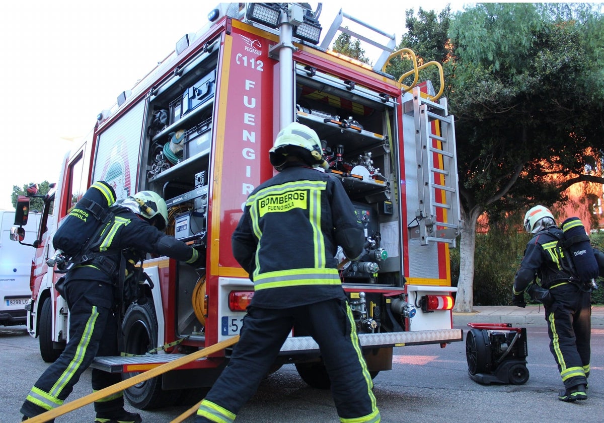 Los bomberos de Fuengirola recorrerán los centros educativos para inculcar la importancia de la prevención en los alumnos