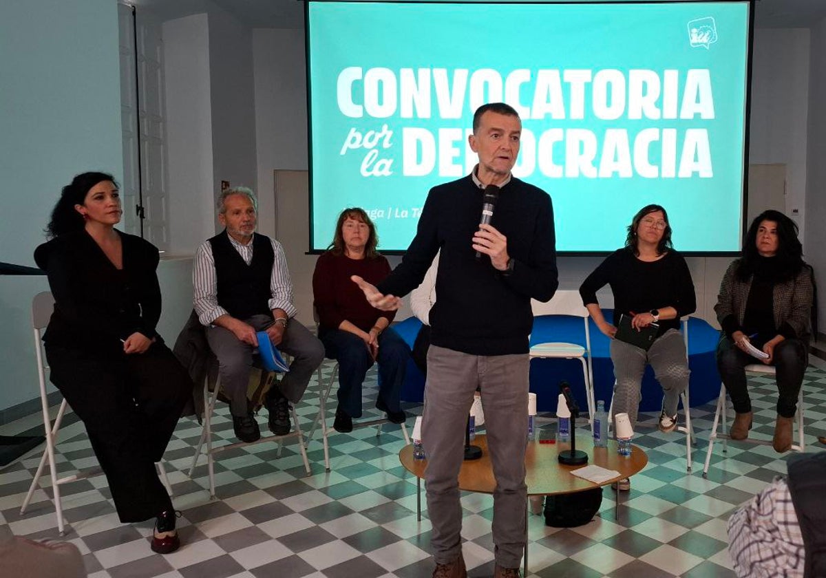 Maíllo, esta mañana, en el acto organizado por su coalición en La Térmica.