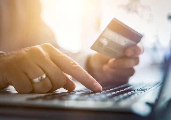 ¿Tardan en devolverte el importe de tu compra en Internet? Puedes cobrar el doble
