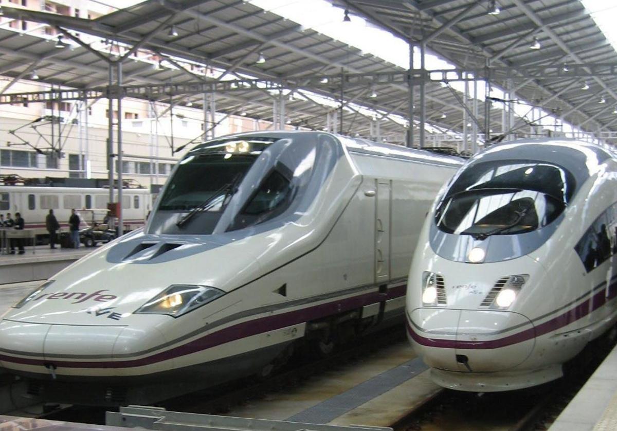 Trenes de alta velocidad en la estación María Zambrano de Málaga