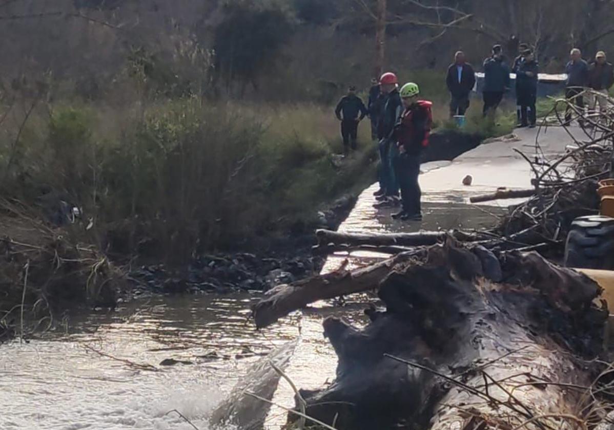 Continúa en Pujerra la búsqueda del motorista arrastrado por la corriente del río Genal