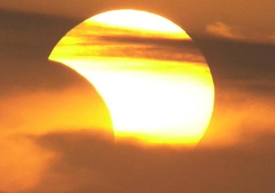 Todo lo que debes saber del próximo eclipse solar parcial que podrás ver en toda Andalucía