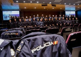 La Policía forma a sus mandos aéreos ante ataques terroristas, 'hackers' y drones en Málaga