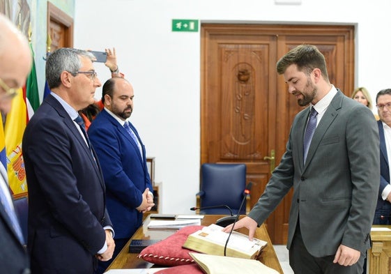 Toma de posesión del nuevo concejal en Rincón de la Victoria.
