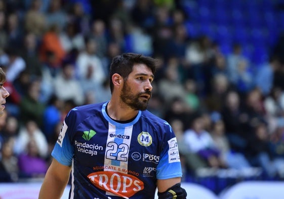 El jugador del Trops Javi García se marcha cedido al Ángel Ximénez de Asobal hasta el cierre de la temporada