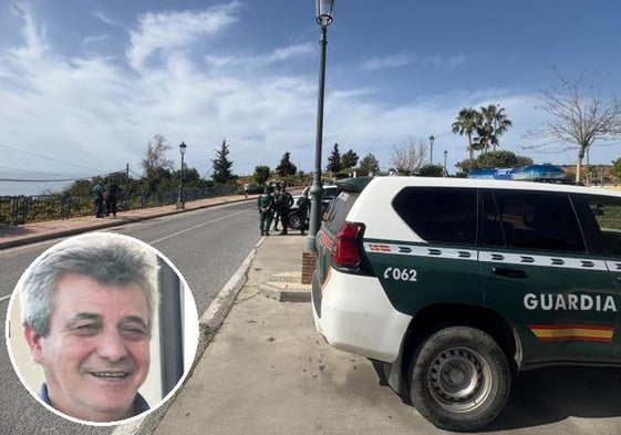 Efectivos de la Guardia Civil, este martes desplegados en la pedanía nerjeña de Maro y la imagen del desaparecido.