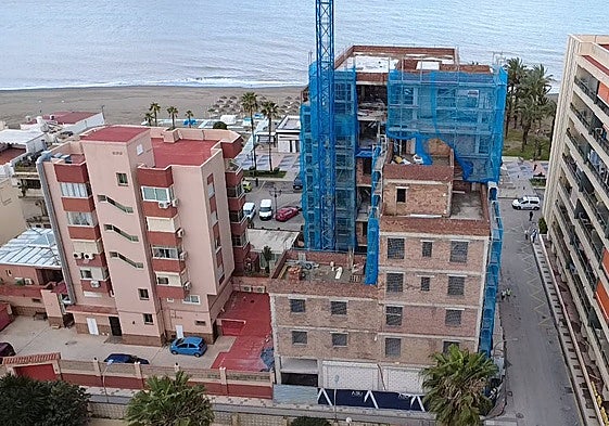 Vista del edificio de la promotora ABU en la plaza del Remo.