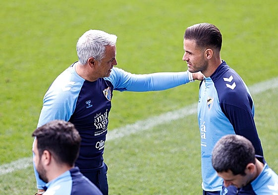 Pellicer conversa con Luismi durante un entrenamiento reciente.