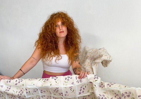 Paloma de la Cruz, artista: «Estamos en una época supertecnológica, pero hay lista de espera para ir a clases de cerámica»