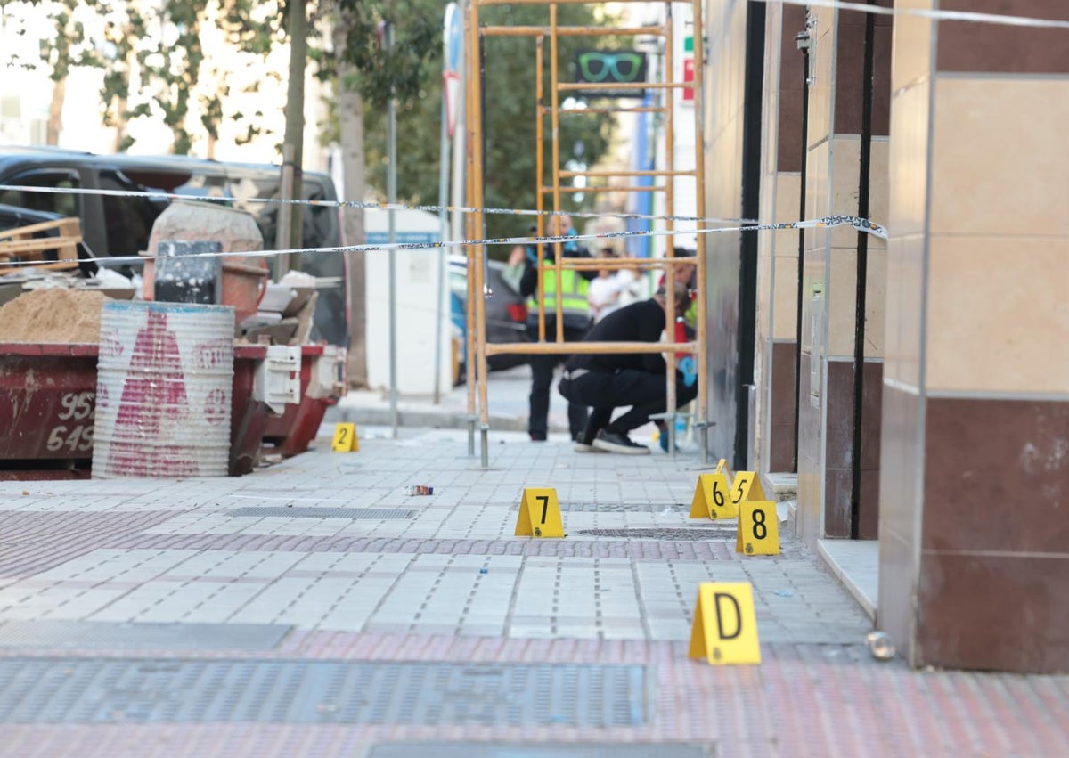 Imagen secundaria 1 - Detienen al autor del tiroteo de Carretera de Cádiz, que dejó cuatro heridos de bala