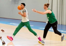Tyson Pérez y Osetkowski, en un entrenamiento reciente.