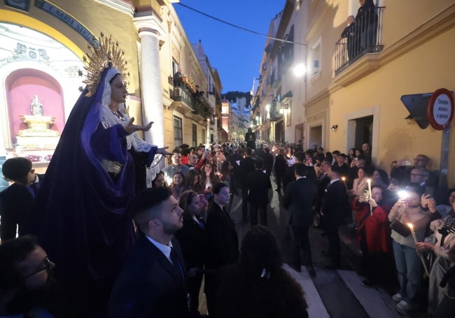 La Virgen de Gracia, tras los pasos de Jesús del Rescate.