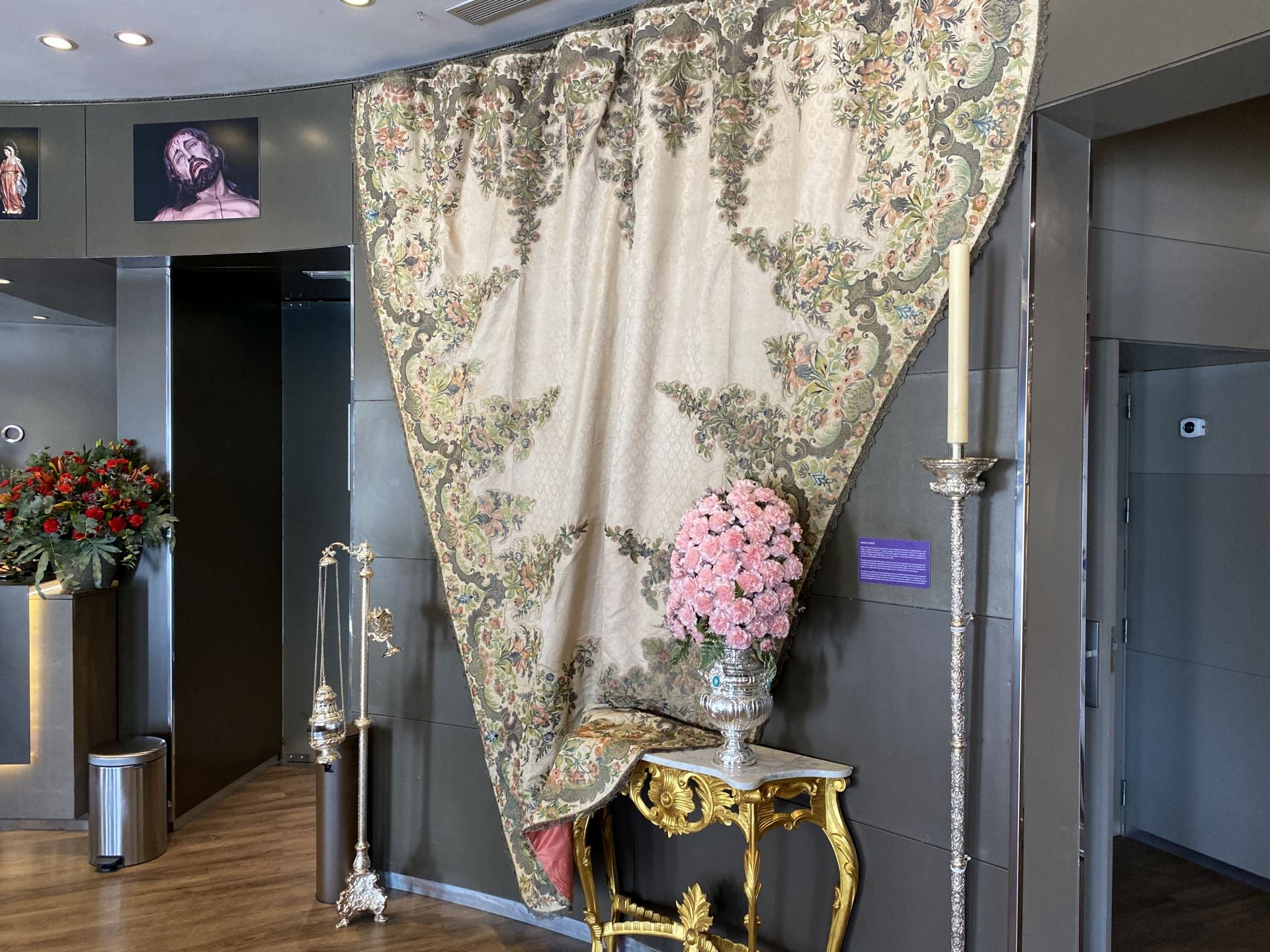 El hotel AC Málaga Palacio se convierte en el escaparate de la Semana Santa malagueña