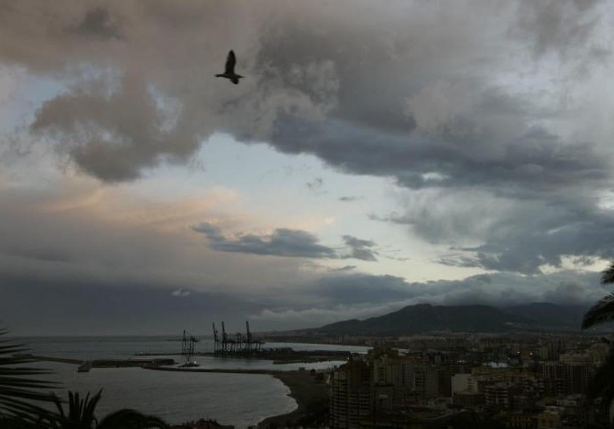 Meteorología dará hoy la predicción del tiempo para la Semana Santa en Málaga