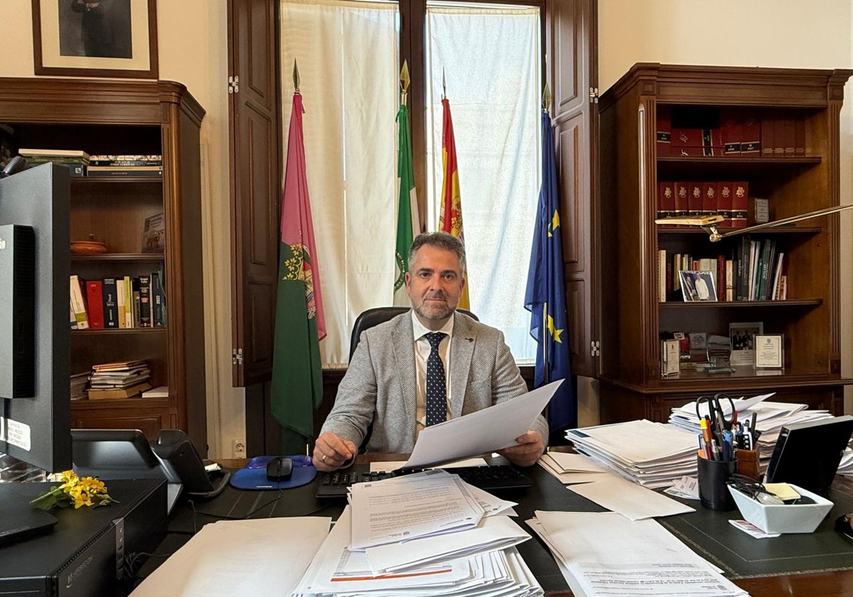 Carlos Conde presume: la deuda de Málaga se ha quedado en un tercio en quince años