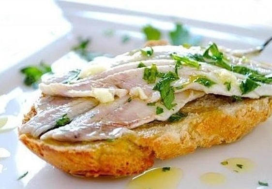 Detectan Listeria en unos boquerones en aceite y ajo