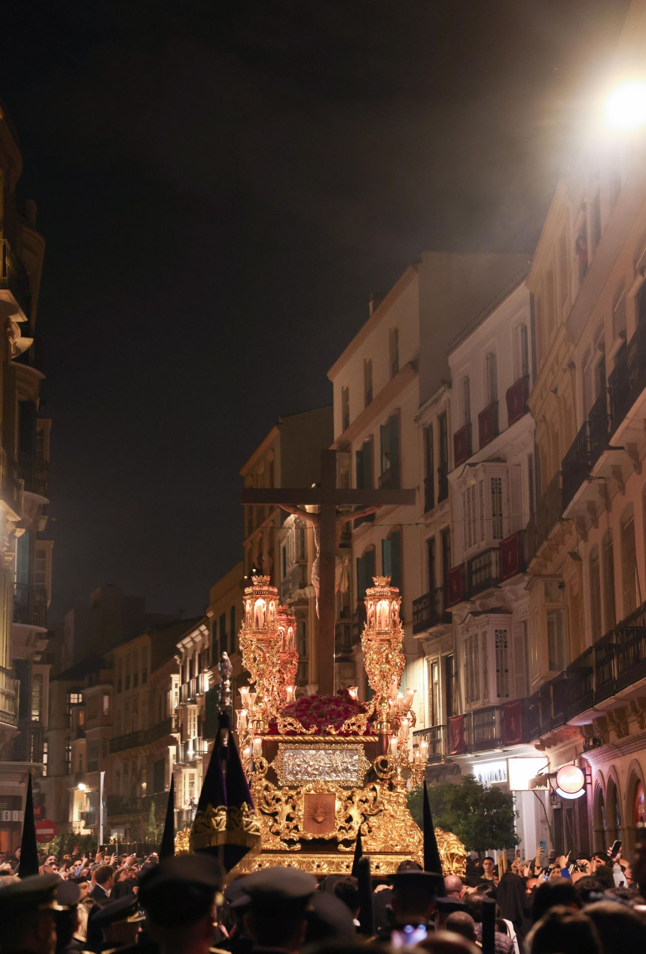 Traslados y procesiones del Sábado de Pasión en Málaga 2025