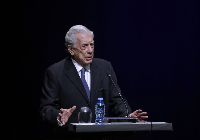 Vargas Llosa, en la inauguración de Escribidores en 2022.