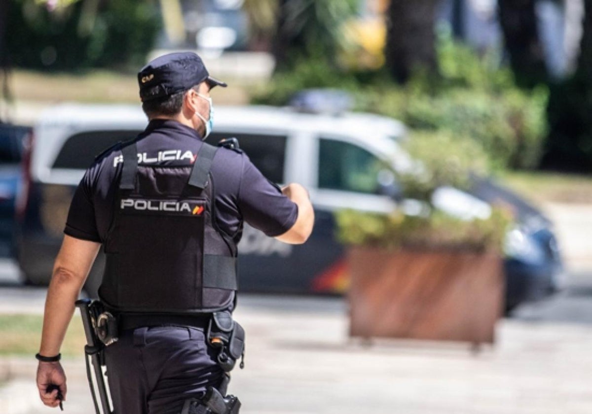 Dos encapuchados asaltan un banco en Churriana y encañonan a los trabajadores