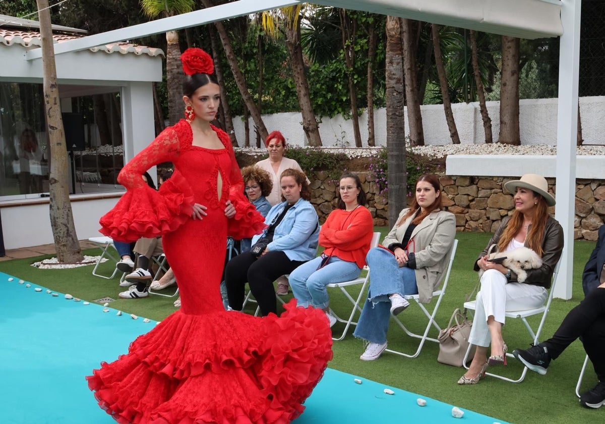 Momento de la pasarela flamenca a beneficio de Casa Ángeles.