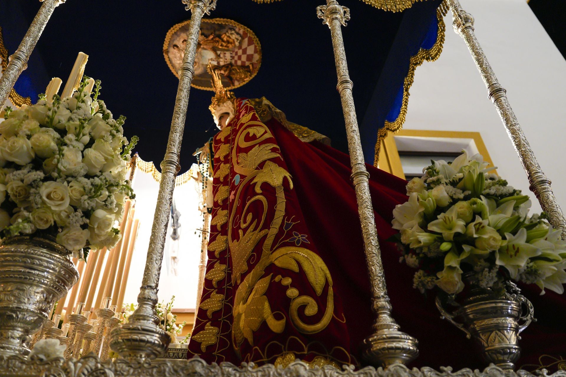 La procesión de la Virgen De La Encarnación, El Nazareno y Santa Marta de Marbella en fotos