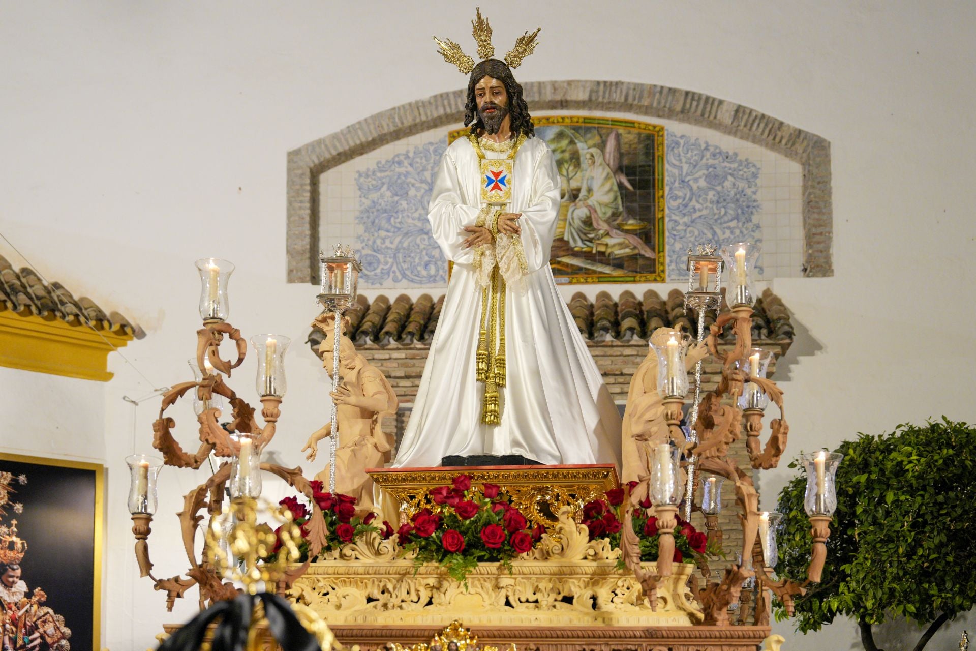 La procesión de la Virgen De La Encarnación, El Nazareno y Santa Marta de Marbella en fotos