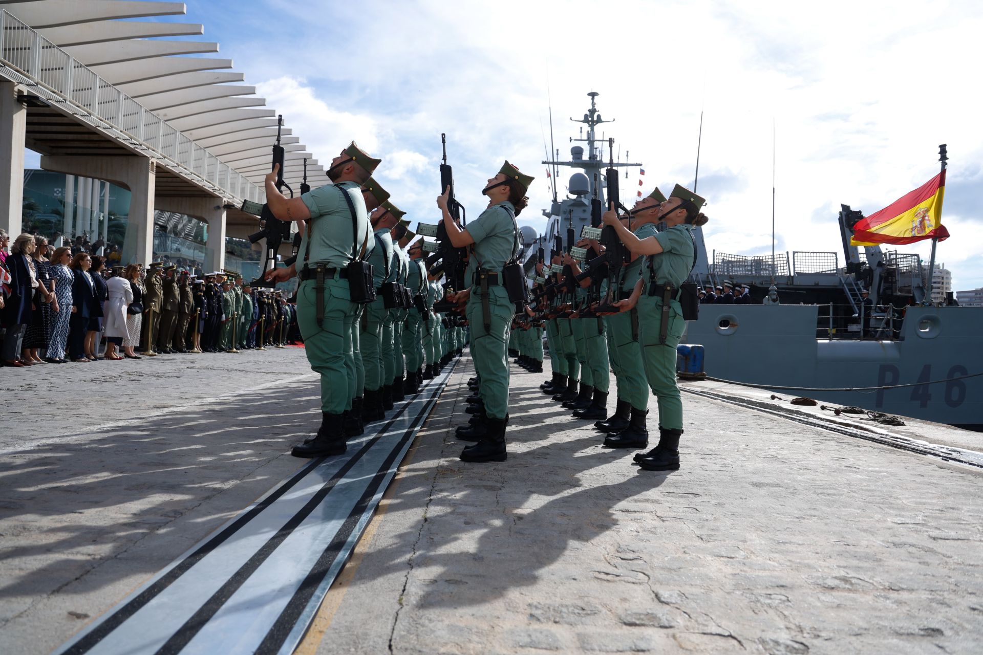Desembarco de la Legión en el Puerto de Málaga