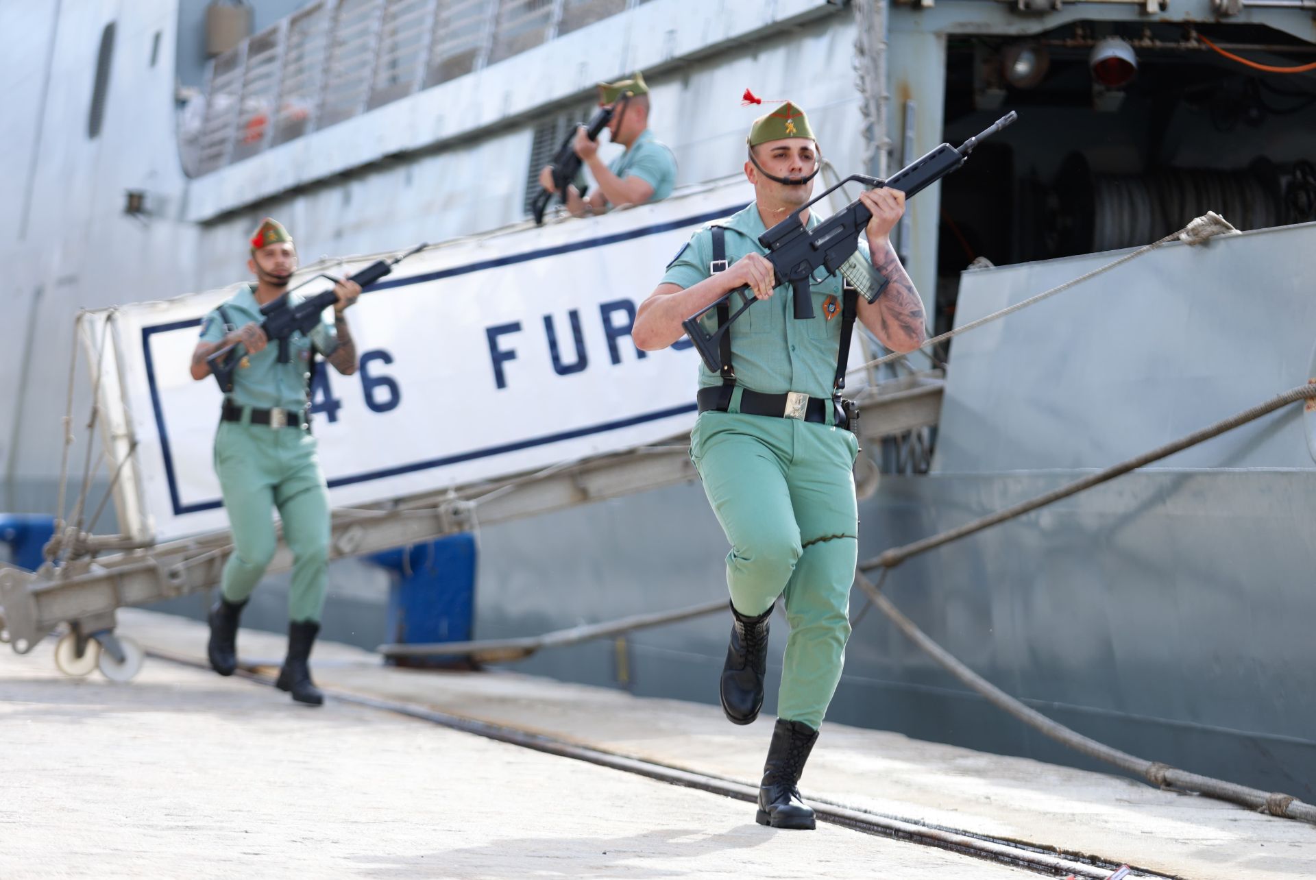 Desembarco de la Legión en el Puerto de Málaga
