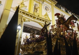 El incidente derivó de la deflagración de dos arquetas eléctricas en esta noche marcada además por la asistencia de la reina emérita