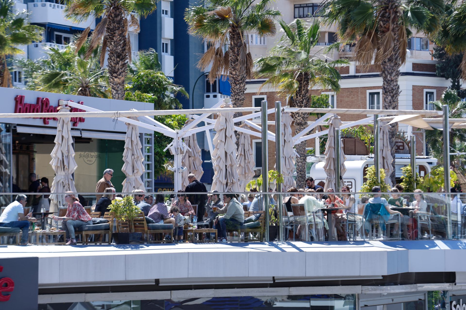 Málaga exprime la Semana Santa con un sábado al completo
