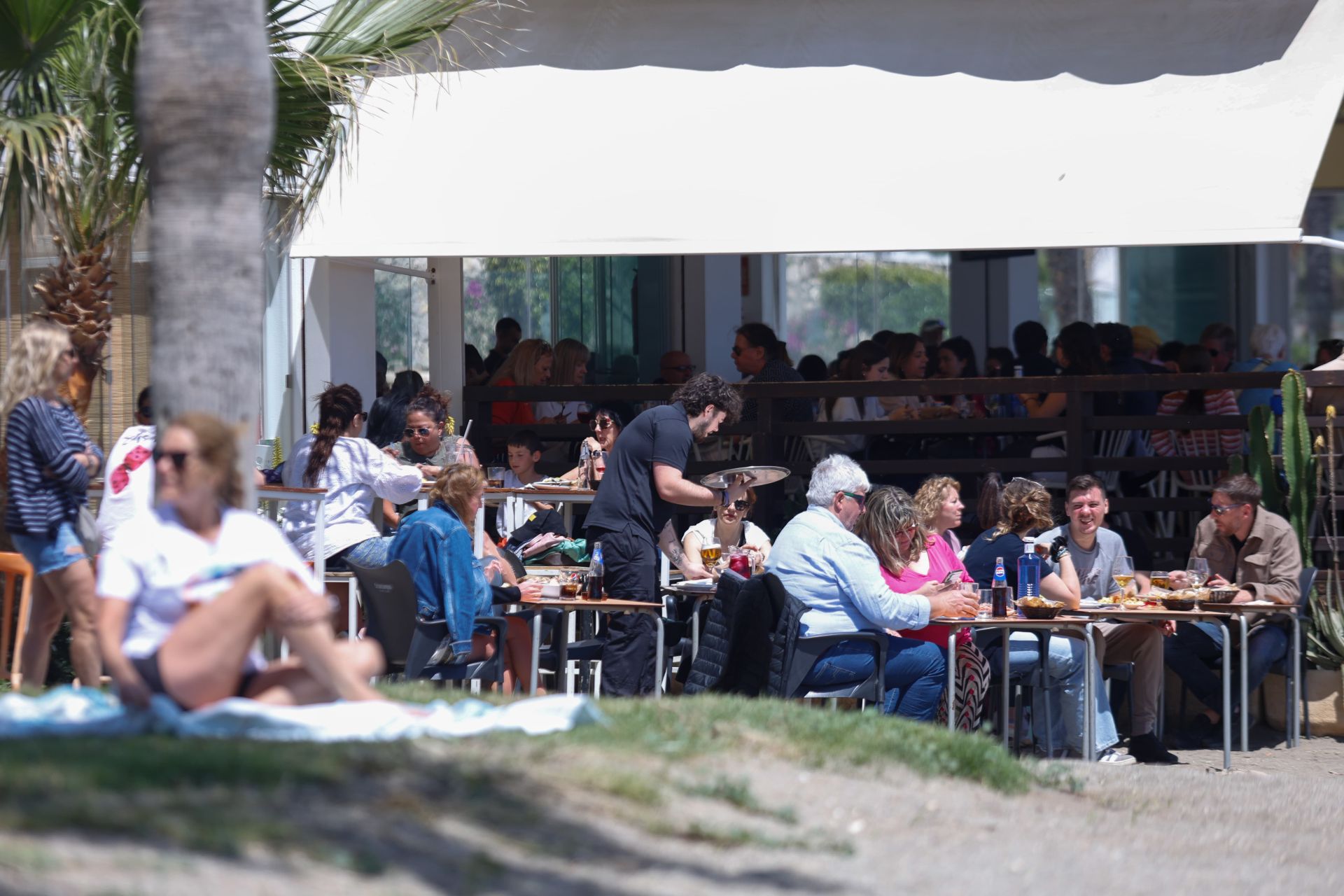 Málaga exprime la Semana Santa con un sábado al completo