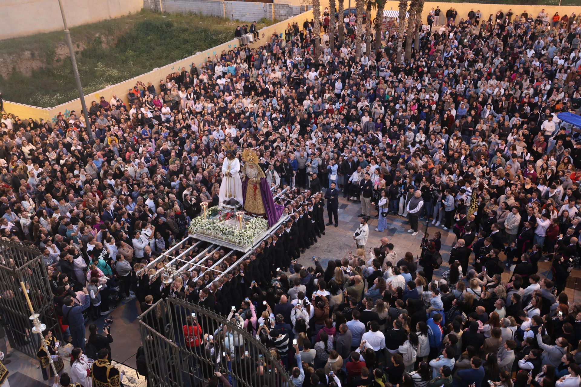 Traslado de Nuestro Señor Cautivo y la virgen de La Trinidad