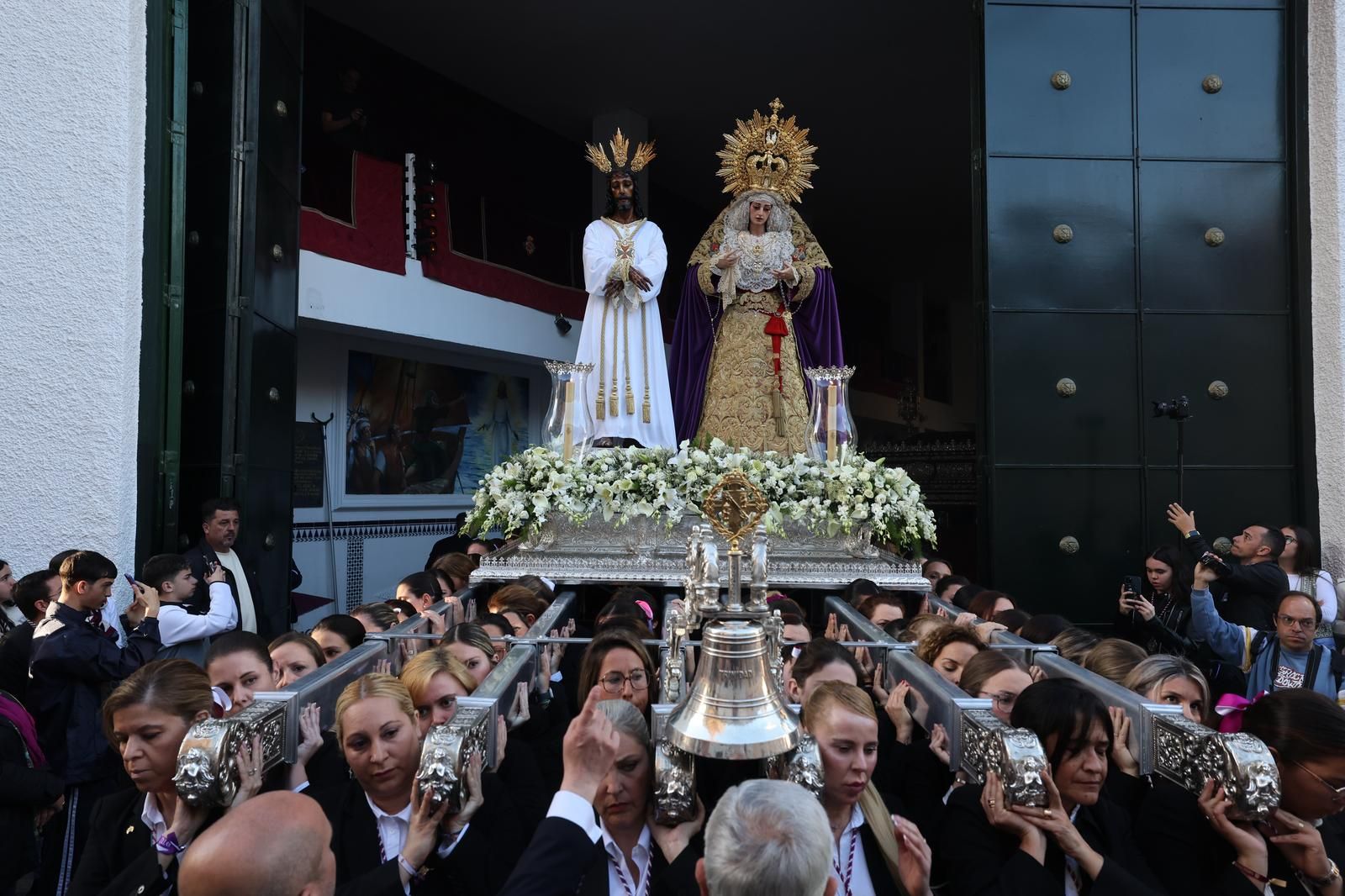 Traslado de Nuestro Señor Cautivo y la virgen de La Trinidad