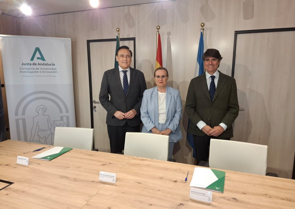 Imagen secundaria 1 - Instalaciones del nuevo centro de emprendimiento y firma del acuerdo entre el Ayuntamiento y la Junta de Andalucía.