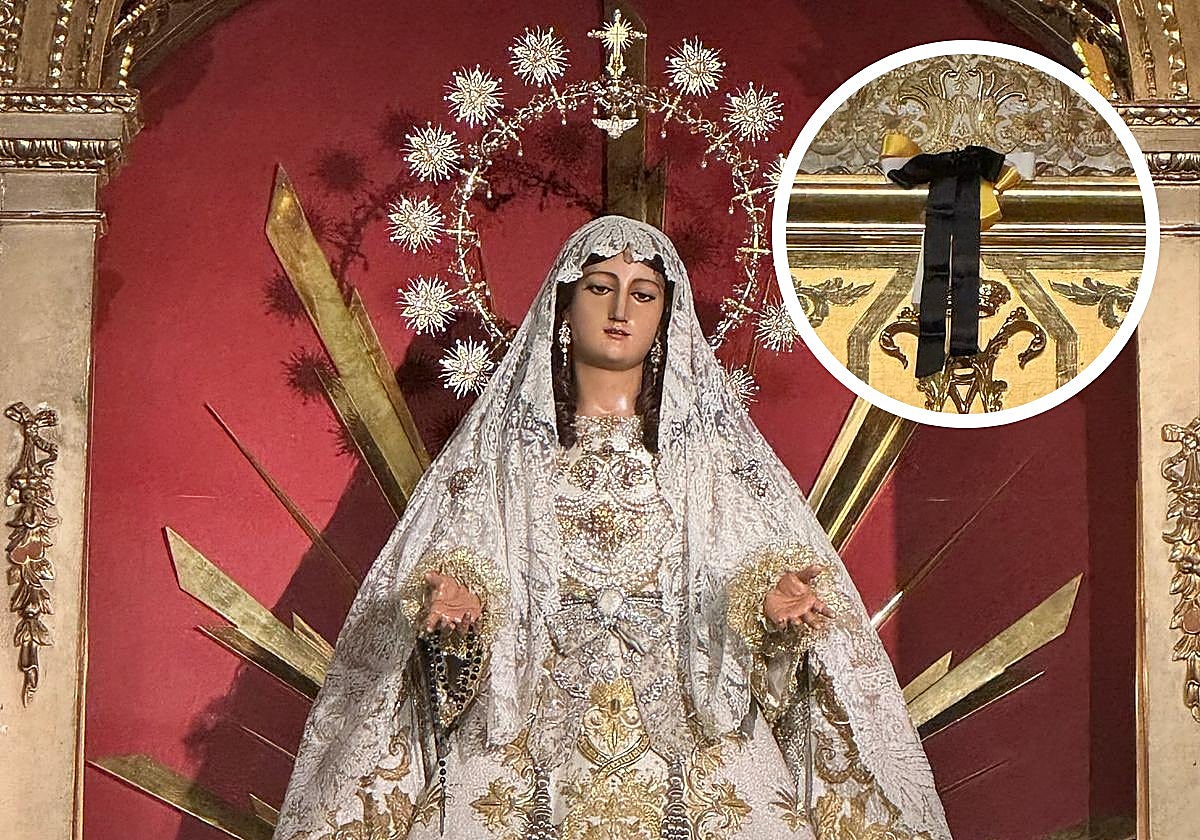 La Virgen del Rocío, este lunes, en su capilla de San Lázaro.