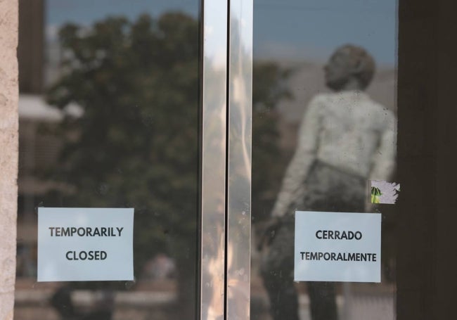 Las puertas del todavía CAC Málaga, anunciado su cierre, en la jornada de ayer.
